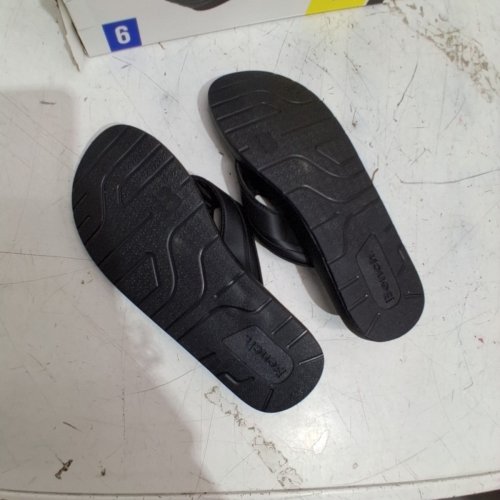 MEN'S BENCH COMFORT FLIP FLOPS - SIZE 9 - BLACK (STYLE : 1872039) image 3
