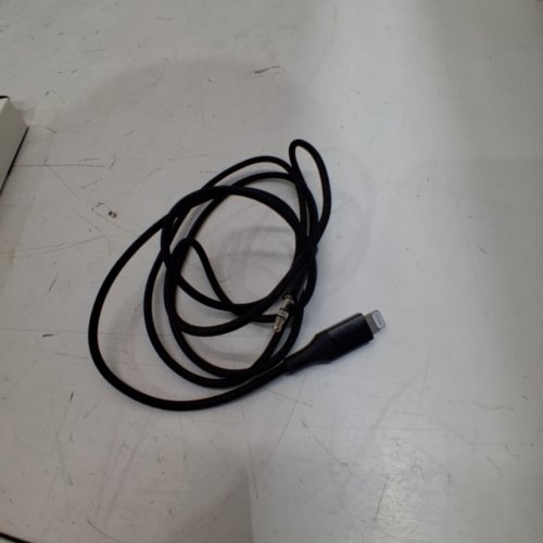 HOOKUP PREMIUM BRAIDED 3.5 MM AUDIO CABLE FOR LIGHTNING DEVICES - 4FT - BLACK image 2