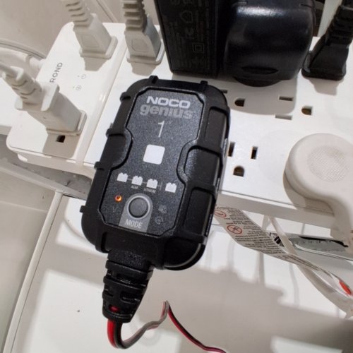 NOCO GENIUS1 1A FULLY-AUTOMATIC SMART CHARGER - 6V/12V BATTERY CHARGER, BATTERY MAINTAINER, & BATTERY DESULFATOR WITH TEMPERATURE COMPENSATION (MODEL: GENIUS1) image 2