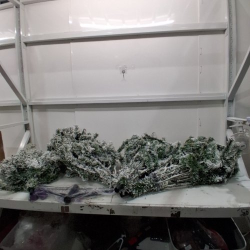 COSTWAY UNLIT SNOW FLOCKED ARTIFICIAL CHRISTMAS TREE WITH 500 TIPS, 6FT - SNOWY GREEN (MODEL: CM24572) image 2