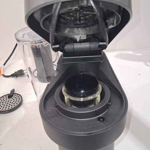 NESPRESSO VERTUO WITH AEROCCINO 3 - MATTE BLACK - (MODEL: ENV92BAECA) image 7