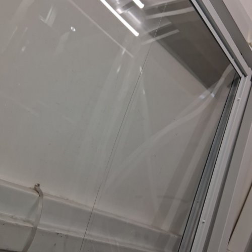 BEENBKKS NO DRILL PRESSURE MOUNTED TRANSPARENT ACRYLIC EXTRA TALL ANTI-CLIMB CLEAR PET BARRIER - 27.5" X 31"- WHITE -(MODEL: EV1099) image 3