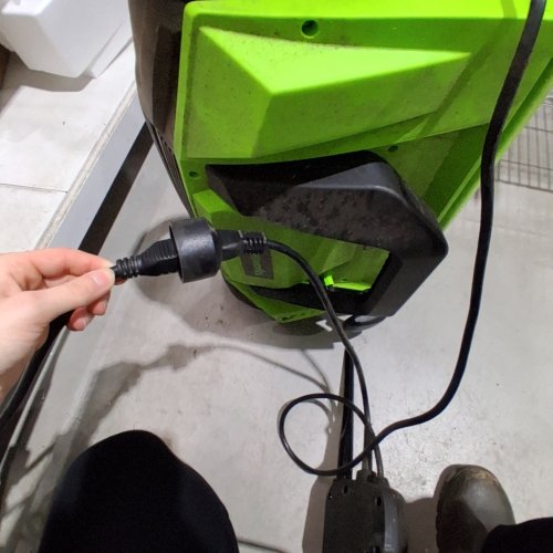 GREENWORKS 13 AMP CORDED DETHATCHER - 14" - (MODEL: DHA103) image 2