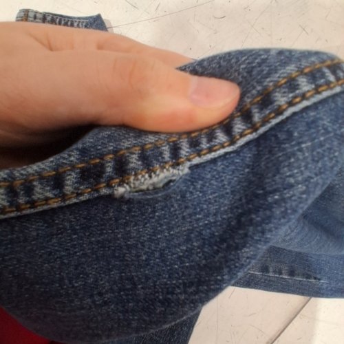 WOMEN'S SIGNATURE BY LEVI STRAUSS & CO. GOLD LABEL TOTALLY SHAPING PULL-ON SKINNY JEANS - W32 X L32 - BLUE image 3