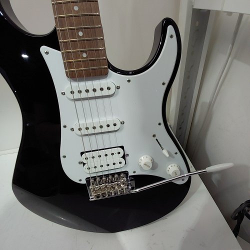 YAMAHA PACIFICA SERIES 6-STRING ELECTRIC GUITAR - RIGHT HANDED - BLACK/WHITE (MODEL: PAC012) image 3