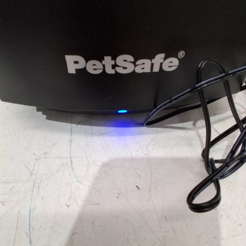 PETSAFE STAY + PLAY WIRELESS FENCE, COVERS UP TO 3/4 ACRE, FOR DOGS AND CATS OVER 2.3 KG, WATERPROOF AND RECHARGEABLE, WITH TONE AND STATIC STIMULATION (PIF00-13663) image 2