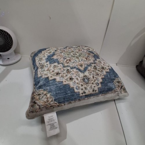 WASH LUME TOWN & COUNTRY LIVING DECORATIVE PILLOW - 22" X 22" - MULTICOLOURED (MODEL: 1901552) image 3