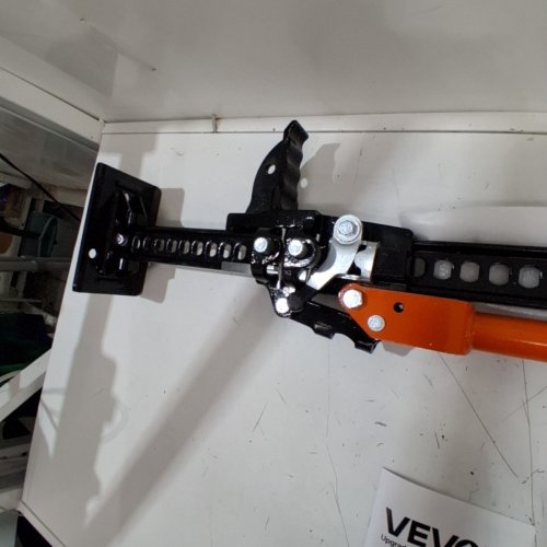 HEAVY DUTY RATCHETING OFF ROAD UTILITY HIGH LIFT FARM JACK - 48" - 700LBS - BLACK/ORANGE (MODEL: AH081048) image 3