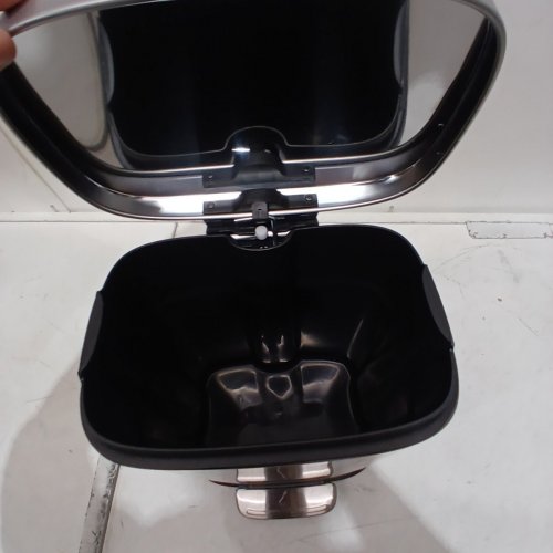 AMAZON BASICS RECTANGLE SOFT-CLOSE TRASH CAN - 5L - BRUSHED STAINLESS STEEL image 3