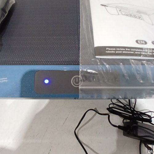 I-CLYNER SOLAR POWERED BLUETOOTH AUTOMATIC ROBOTIC POOL SURFACE SKIMMER CLEANER WITH APP CONTROL AND REMOTE CONTROL - BLUE/BLACK (MODEL: TB1 / T1B12CA) image 2