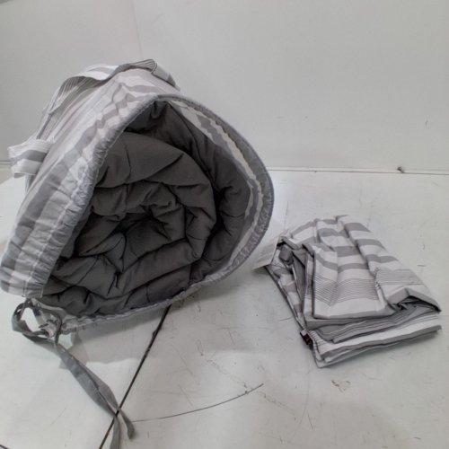 3PC TOMMY HILFIGER COMFORTER SET - QUEEN - GREY - (MODEL: 1976201) image 4