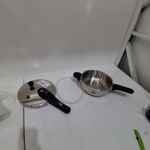 VERKA DELUXE INDUCTION BASE STAINLESS STEEL PRESSURE COOKER - 3 L - SILVER image 2