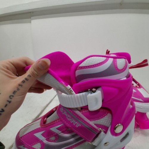 KIDS LIGHT UP ROLLER SKATES - SIZE MEDIUM - PINK\WHITE image 4