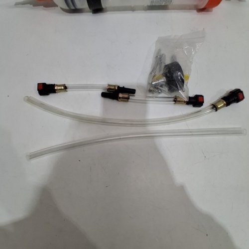 VEVOR FLUID OIL EXTRACTOR WITH HOSE EXTENSION - 1500CC - CLEAR/BLACK/ORANGE (MODEL: YS-0113) image 4