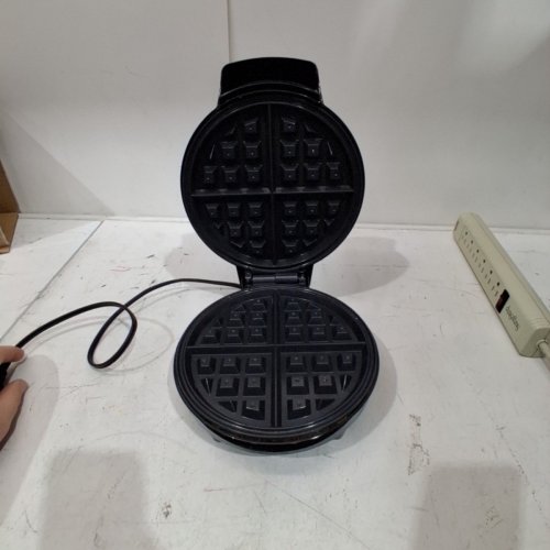 AMAZON BASICS BELGIAN WAFFLE MAKER WITH NONSTICK COATED PLATE AND BROWNING CONTROL - 760W - SLVER/BLACK (MODEL: AB-258NA) image 4