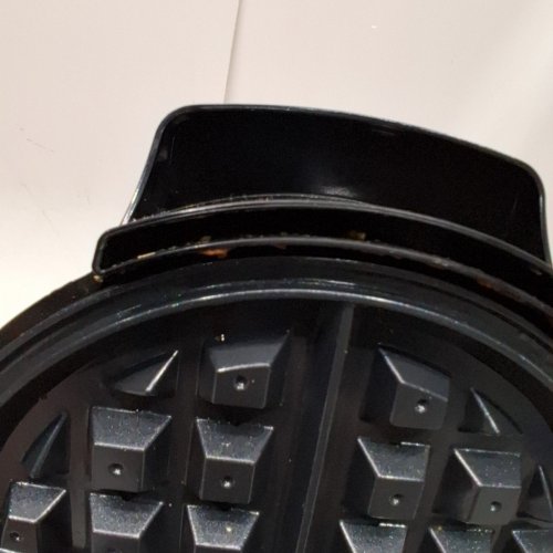 AMAZON BASICS BELGIAN WAFFLE MAKER WITH NONSTICK COATED PLATE AND BROWNING CONTROL - 760W - SLVER/BLACK (MODEL: AB-258NA) image 5