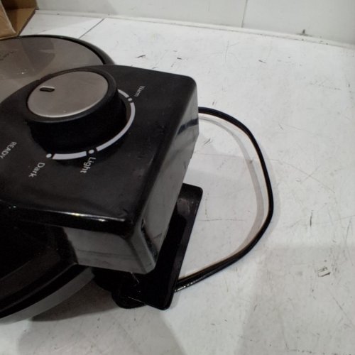 AMAZON BASICS BELGIAN WAFFLE MAKER WITH NONSTICK COATED PLATE AND BROWNING CONTROL - 760W - SLVER/BLACK (MODEL: AB-258NA) image 7