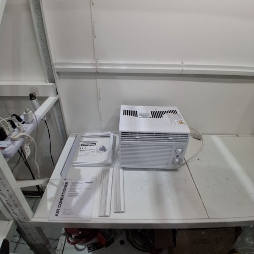 GE APPLIANCES ELECTRONIC WINDOW AIR CONDITIONER - 5,000 BTU - 150SQ.FT - WHITE (MODEL: AWAS05BWFC) image 3