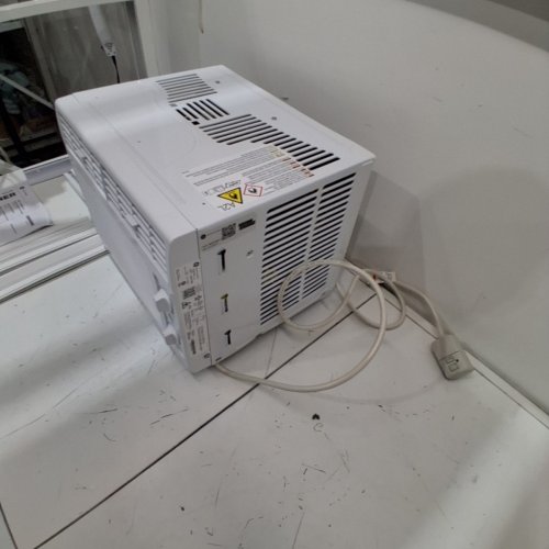 GE APPLIANCES ELECTRONIC WINDOW AIR CONDITIONER - 5,000 BTU - 150SQ.FT - WHITE (MODEL: AWAS05BWFC) image 5