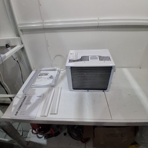 GE APPLIANCES ELECTRONIC WINDOW AIR CONDITIONER - 5,000 BTU - 150SQ.FT - WHITE (MODEL: AWAS05BWFC) image 6