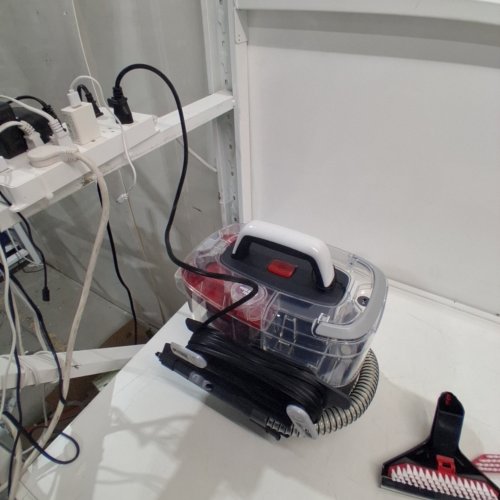 HOOVER CLEANSLATE PORTABLE CARPET & UPHOLSTERY SPOT CLEANER AND STAIN REMOVER - 40OZ DUAL TANKS - RED/GREY (MODEL: FH14000V) image 2