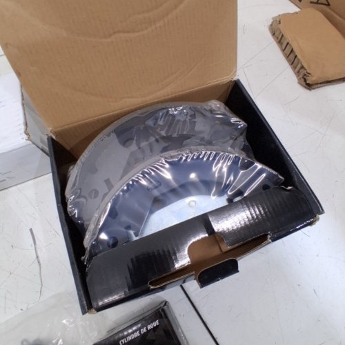 4PC TOP QUALITY REAR BRAKE DRUM/BRAKE SHOES FOR VARIOUS CHEVERLOT/PONTIAC MODELS - (MODEL:8-9746 / NB-795B) image 3