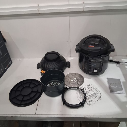 INSTANT POT 11-IN-1 MULTI-USE PRO CRISP + AIR FRYER PRESSURE COOKER - 8 QT. CAPACITY - BLACK image 4