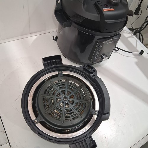 INSTANT POT 11-IN-1 MULTI-USE PRO CRISP + AIR FRYER PRESSURE COOKER - 8 QT. CAPACITY - BLACK image 9
