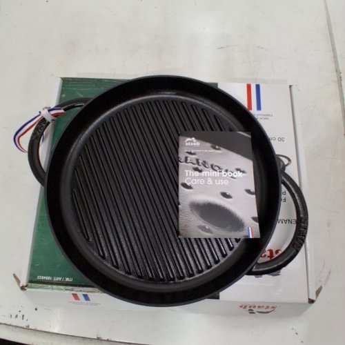 STAUB ENAMELED CAST IRON GRILL PAN WITH INTEGRATED HANDLES - 12" - BLACK (MODEL: 1894933) image 2