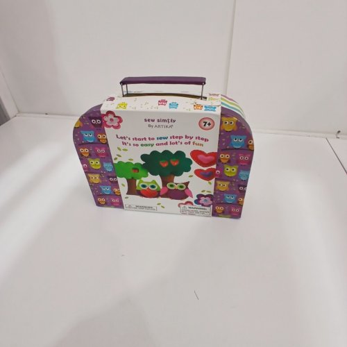 SEW SIMPLY BY ARTIKA CHILDREN'S BEGINNER SEWING KIT image 2