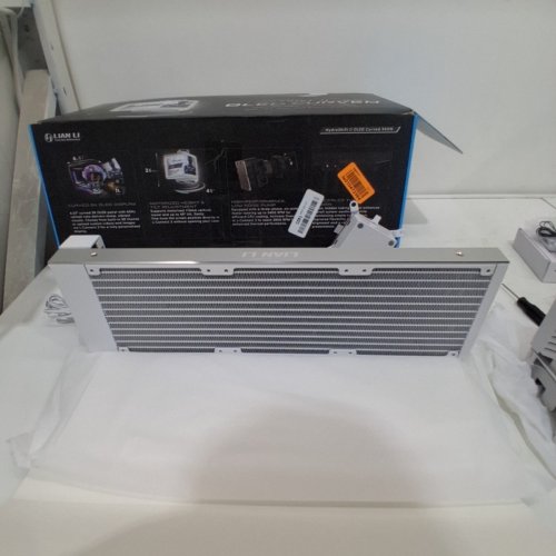 LIAN LI HYDROSHIFT II OLED CURVED FANLESS AIO CPU COOLER - 360 MM - WHITE (MODEL: GHS20LDC36NW) image 7