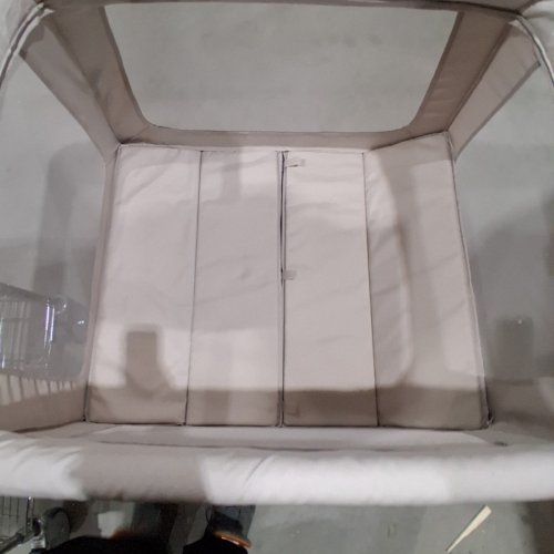 MAXI-COSI SWIFT BABY PLAYARD WITH MAT, BABY PLAYPEN, PLAY YARD WITH BASSINET, PORTABLE PLAYPEN FOR BABIES AND TODDLERS - HORIZON SAND (MODEL: #05430CGMT) image 3