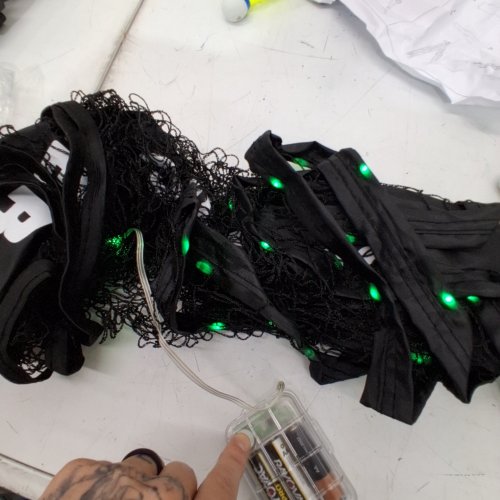 PEAKVONDER HEIGHT ADJSUTABLE BADMINTON NET WITH BIRDIES - 10FT - BLACK - (MODEL:TBN032H) image 2