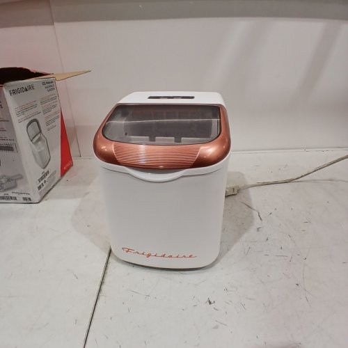 FRIGIDAIRE RETRO STYLE COMPACT ICE CUBE MAKER - 26 LBS/DAY - WHITE / ROSE GOLD (MODEL: EFIC512-RGWHITE image 4