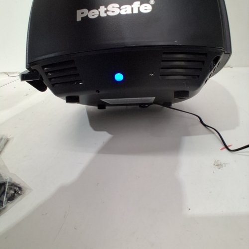 PETSAFE STAY + PLAY WIRELESS PET FENCE WITH TRANSMITTER AND RECHARGEABLE COLLAR - COVERS CIRCULAR AREA UP TO 3/4 ACRE - BLACK/RED - (MODEL: RFA-554A) image 2