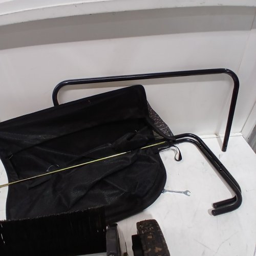 PUSH LAWN SWEEPER, LEAF & GRASS COLLECTOR WITH MESH COLLECTION HOPPER BAG AND 4 SPINNING BRUSHES - 26" - BLACK (MODEL:GT1110) image 5