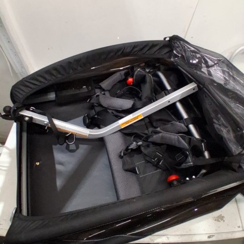 THULE COASTER XT KIDS BIKE TRAILER WITH 5-POINT SAFETY HARNESS - 100LBS - BLACK (MODEL: 10101822) image 7
