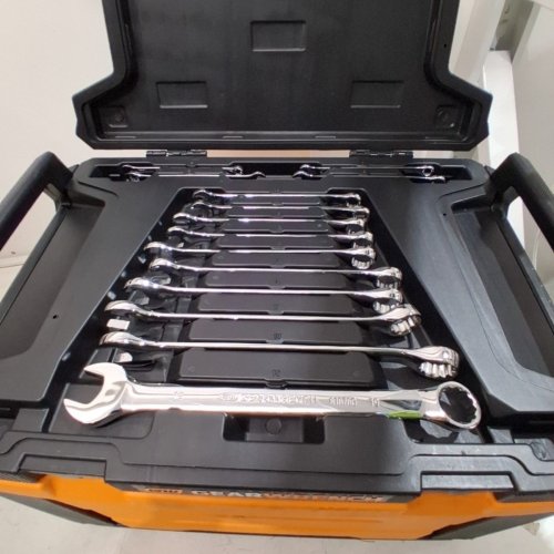232PC GEARWRENCH MECHANICS TOOL SET - 1/4" AND 3/8" DRIVE - BLACK AND ORANGE (MODEL: GW72LLCBMTS) image 3