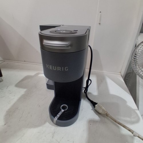 KEURIG K-SUPREME SINGLE SERVE COFFEE MAKER - 4 CUP SIZES, 1.95L FOR WATER - GREY - (MODEL: K910) image 3