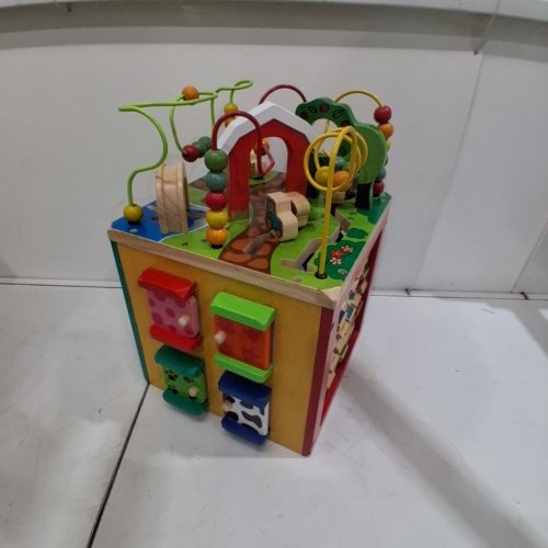 BATTAT KIDS FARM ACTIVITY CUBE image 2