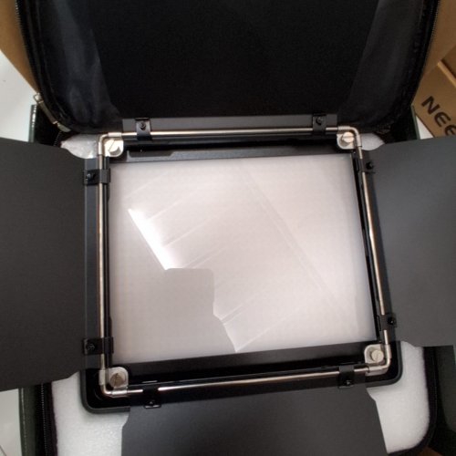 NEEWER 2 PACKS 660 LED VIDEO LIGHT WITH STAND AND SOFTBOX KIT image 5