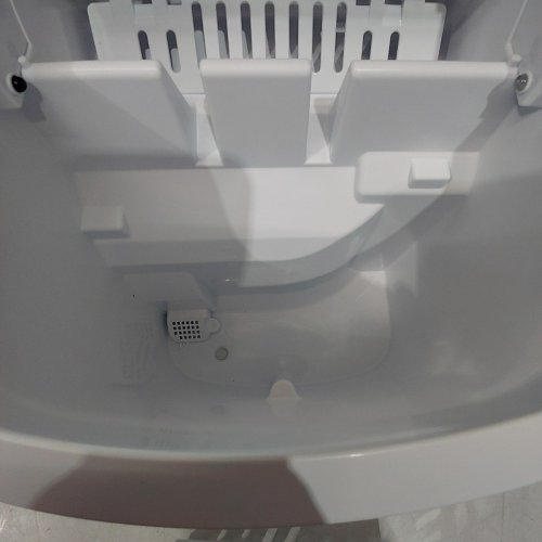 EUHOMY COUNTERTOP ICE MAKER WITH CARRY HANDLE, BASKET & SCOOP - MAKES 26LB PER DAY - GREY(MODEL: IM008-BSI-USEH) image 5