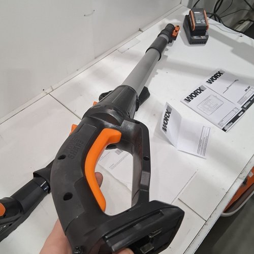 WORX POWER SHARE 2-IN-1 EXTENDABLE CORDLESS HEDGE TRIMMER - 20" BLADE/20V - ORANGE (MODEL: WG252.9 image 7
