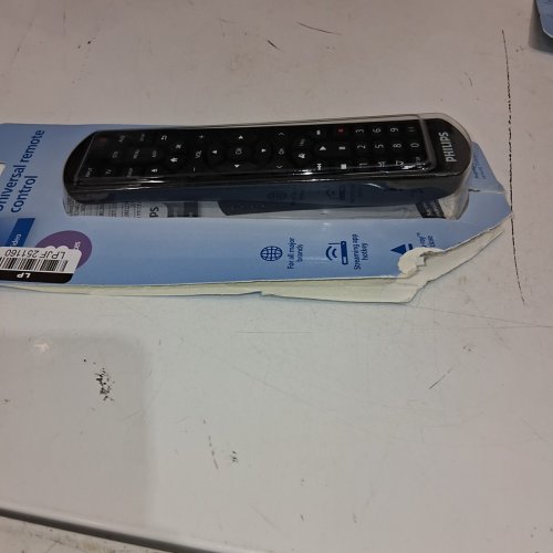 PHILIPS 3 DEVICE UNIVERSAL TV REMOTE - BLACK (MODEL: SRP4322B/27) image 3