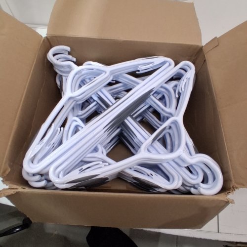 50PK PLASTIC CLOTHES HANGERS WITH NON-SLIP PADS - WHITE image 2