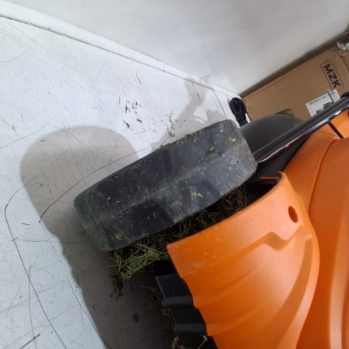 LAWNMASTER CORDLESS LAWN MOWER - 48 V - 15" CUTTING WIDTH - ORANGE/BLACK (MODEL: CLMF4815E) image 6