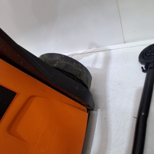 LAWNMASTER CORDLESS LAWN MOWER - 48 V - 15" CUTTING WIDTH - ORANGE/BLACK (MODEL: CLMF4815E) image 8