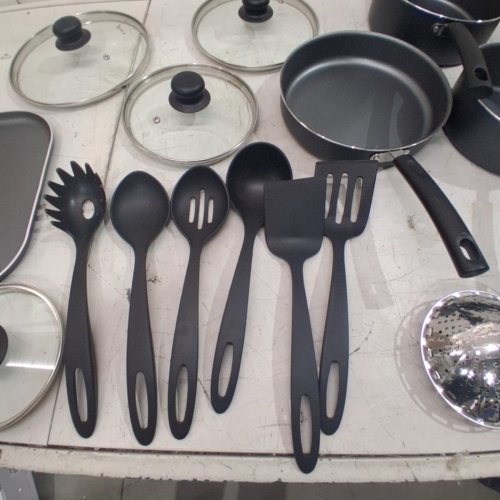 18PC TRAMONTINA PRIMAWARE ALUMINUM NONSTICK COOKWARE SET – BLACK/GREY- (MODEL: 80119/545) image 3