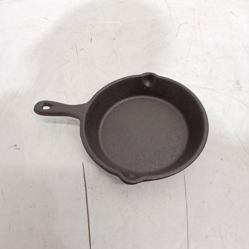 MINI CAST IRON SKILLET - 4" - BLACK image 3