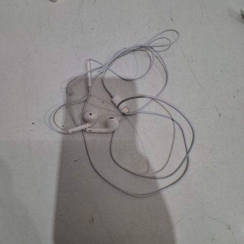 APPLE EARPODS WIRED EARPHONES WITH MIC - USB-C - WHITE image 2